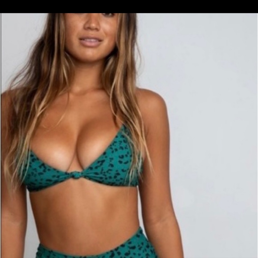 Skatie swim top
